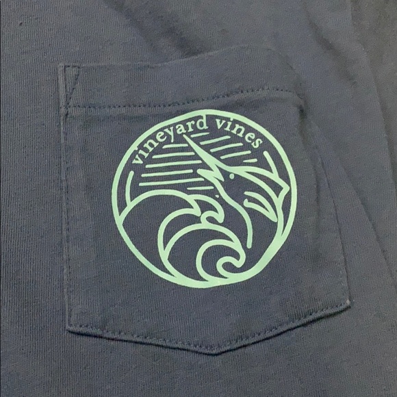 Women’s Vineyard Vines Sweatshirt - Picture 2 of 3